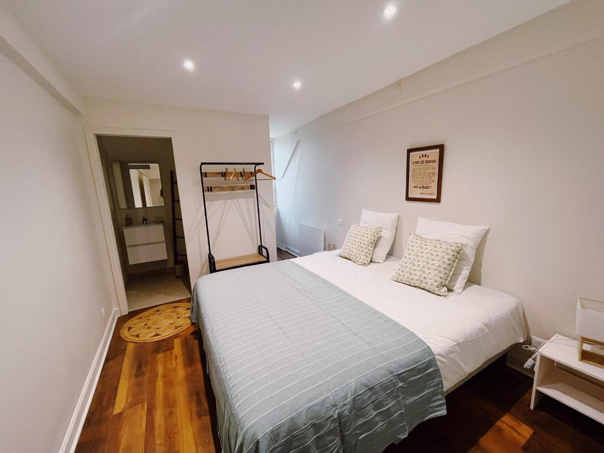Abbaye De Blanchelande Bed & Breakfast Neufmesnil Bagian luar foto