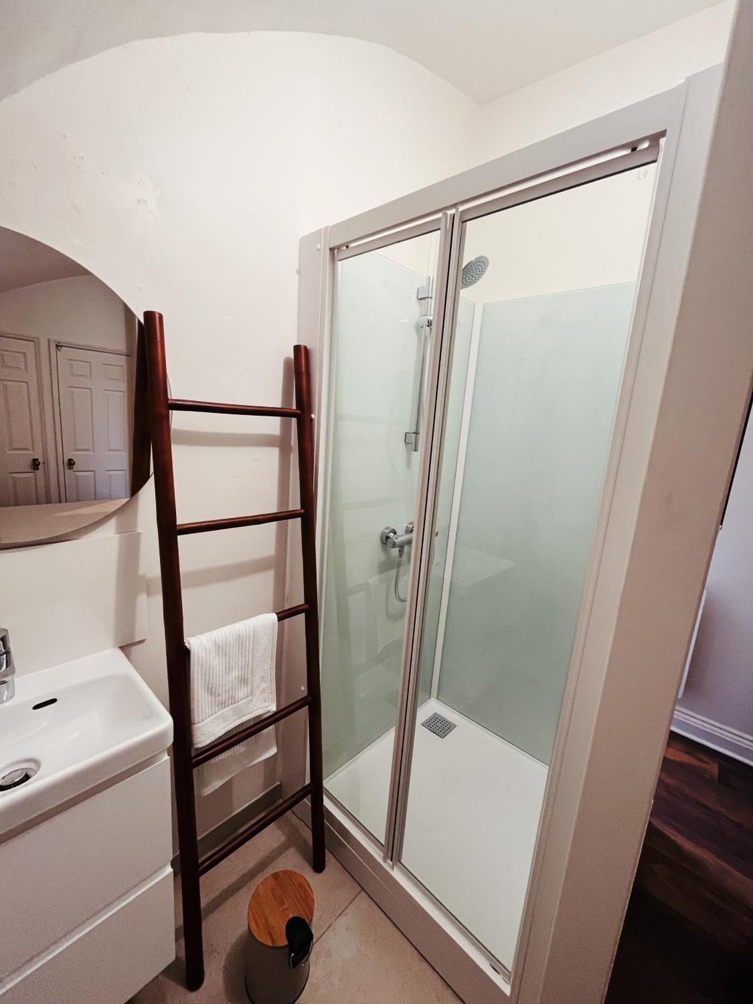 Abbaye De Blanchelande Bed & Breakfast Neufmesnil Bagian luar foto