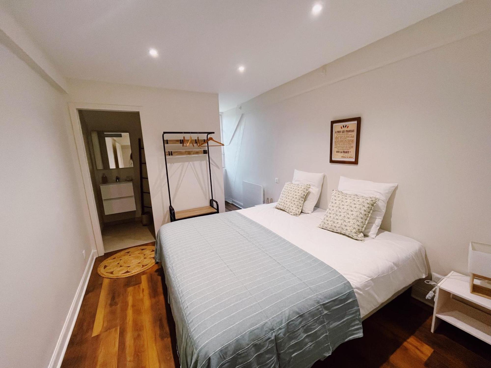 Abbaye De Blanchelande Bed & Breakfast Neufmesnil Bagian luar foto