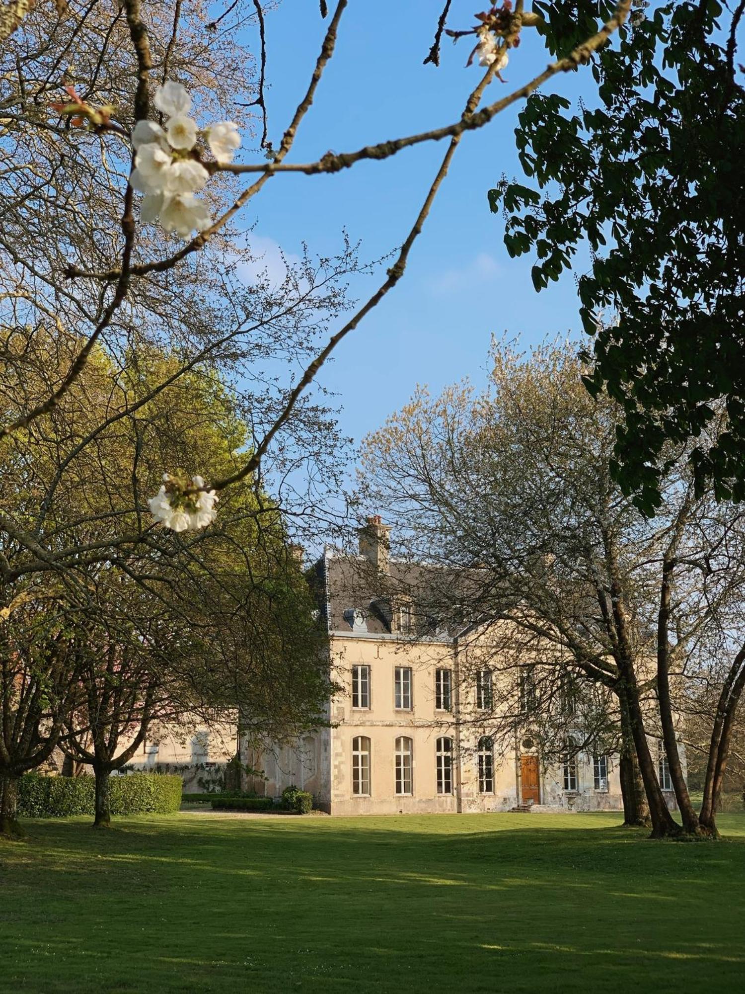 Abbaye De Blanchelande Bed & Breakfast Neufmesnil Bagian luar foto