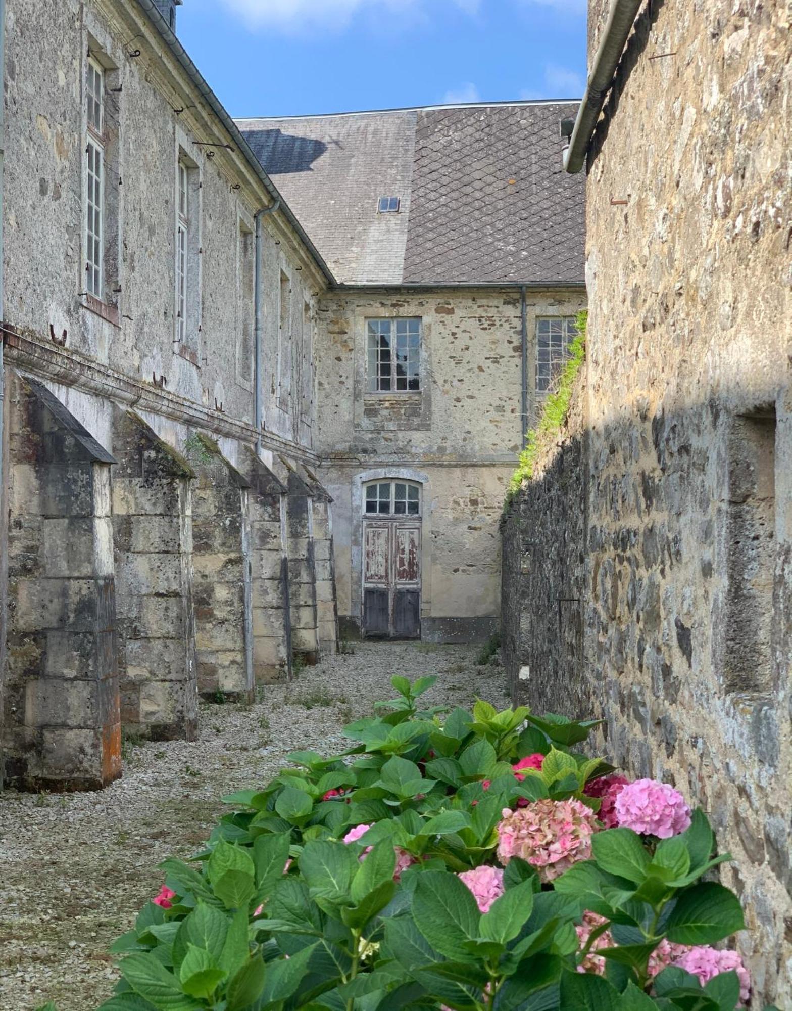 Abbaye De Blanchelande Bed & Breakfast Neufmesnil Bagian luar foto